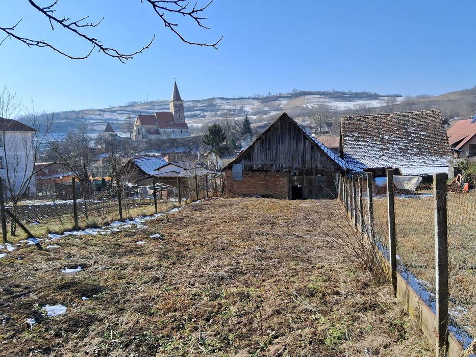 casă de vânzare - grădină și branșamente - sat medieval, săsesc CURCIU