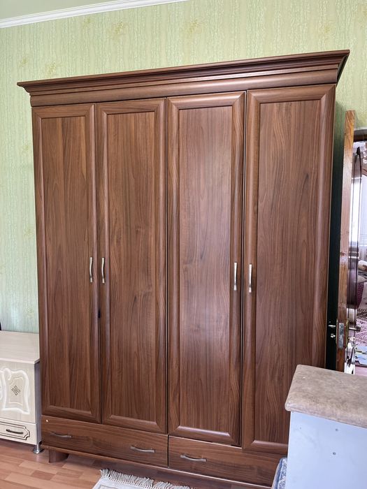 Продаётся спальный гарнитур