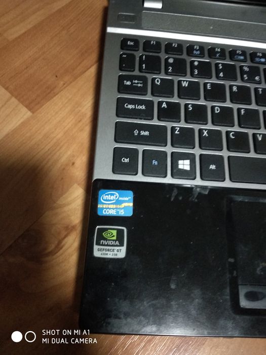 Vând doua laptopuri Acer pt piese