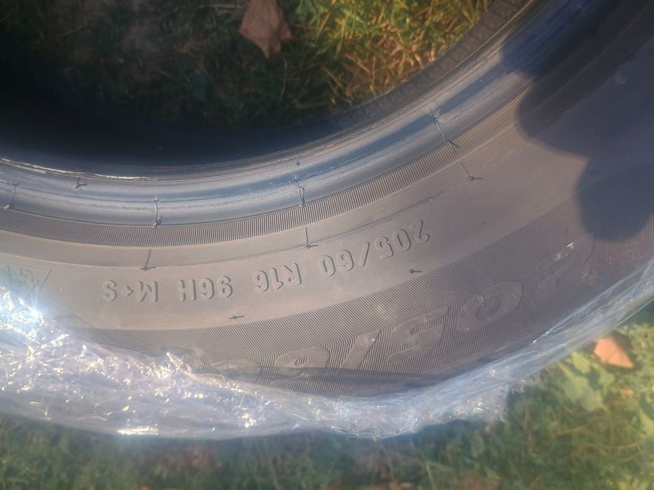 Vând anvelope auto și moto