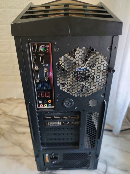Компютър Intel Core i7- 7700 16gb SSD GTX1060 6gb