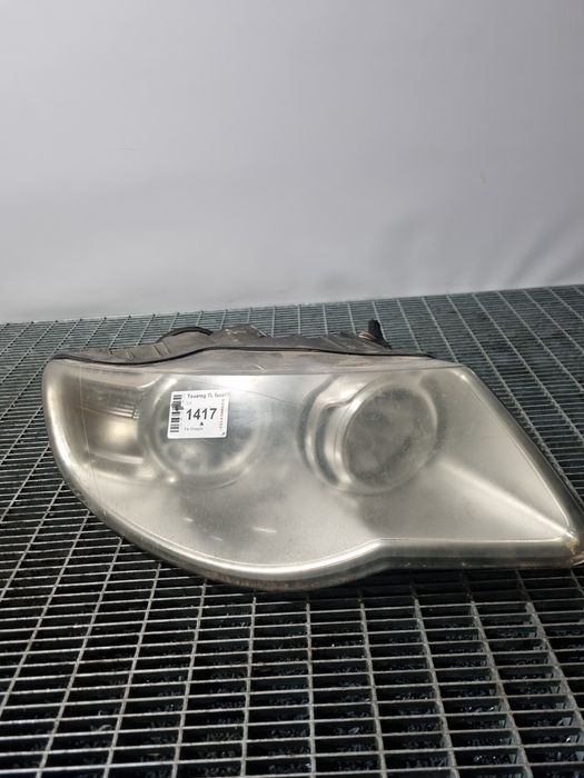 Десен фар Volkswagen Touareg 7L фейслифт 2007 - 2011