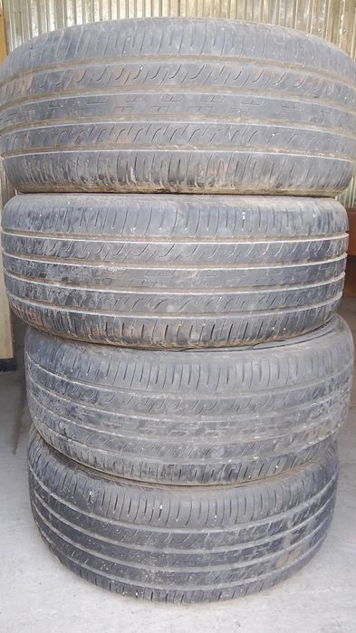 Продам шины размер 235/50 /19