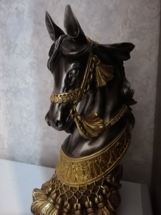Гипсовая статуэтка лошади 2.7 кг