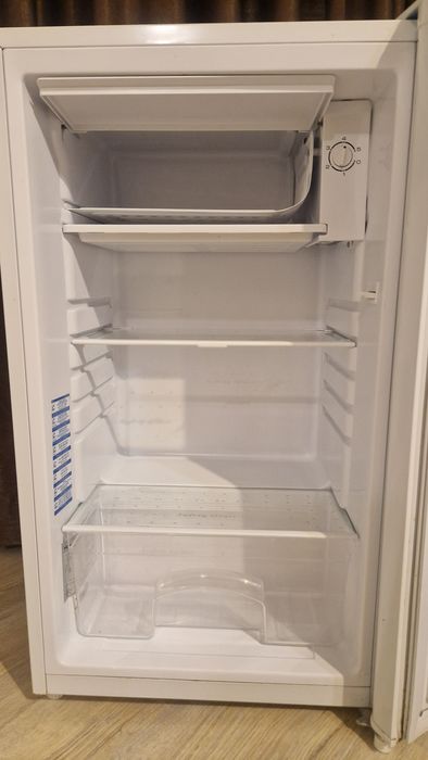 Хладилник с горна камера