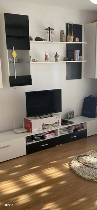 Doua semidecomandate craiovita scoala 34