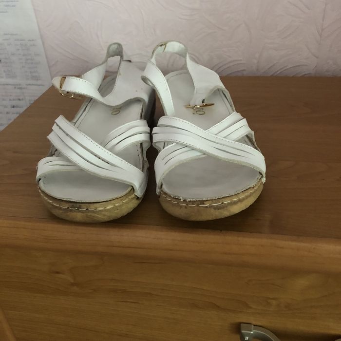 Босоножки женские