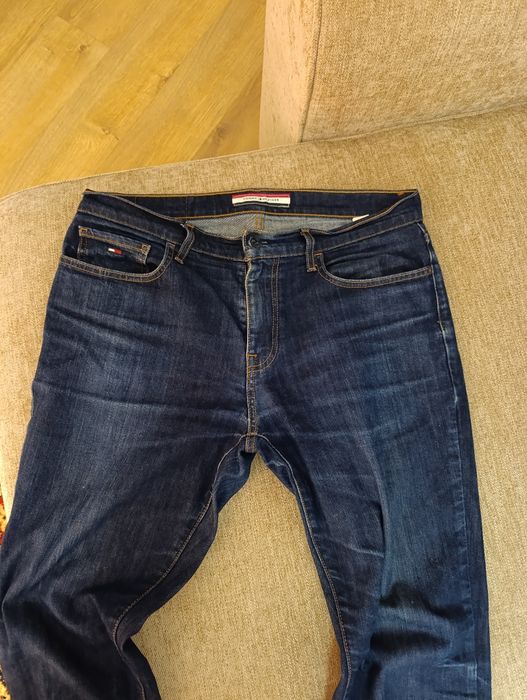 Продам джинсы Tommy Hilfiger