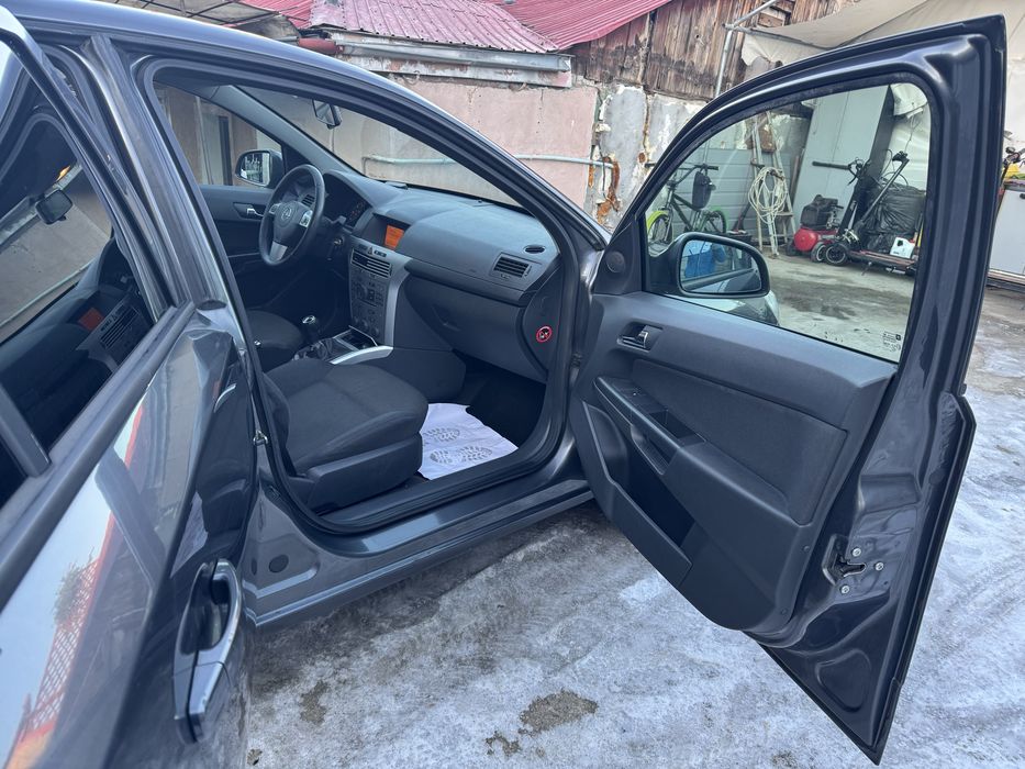 De Vanzare Opel Astra H Sedan
