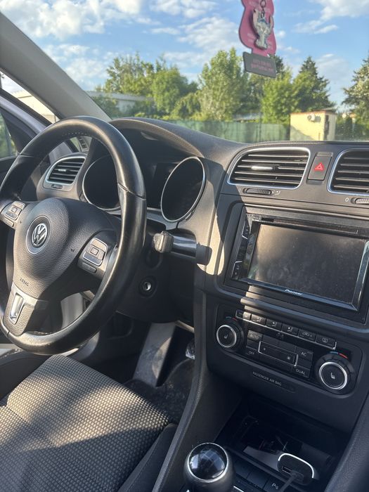 VOLKSWAGEN Golf 2010 — imagine 4