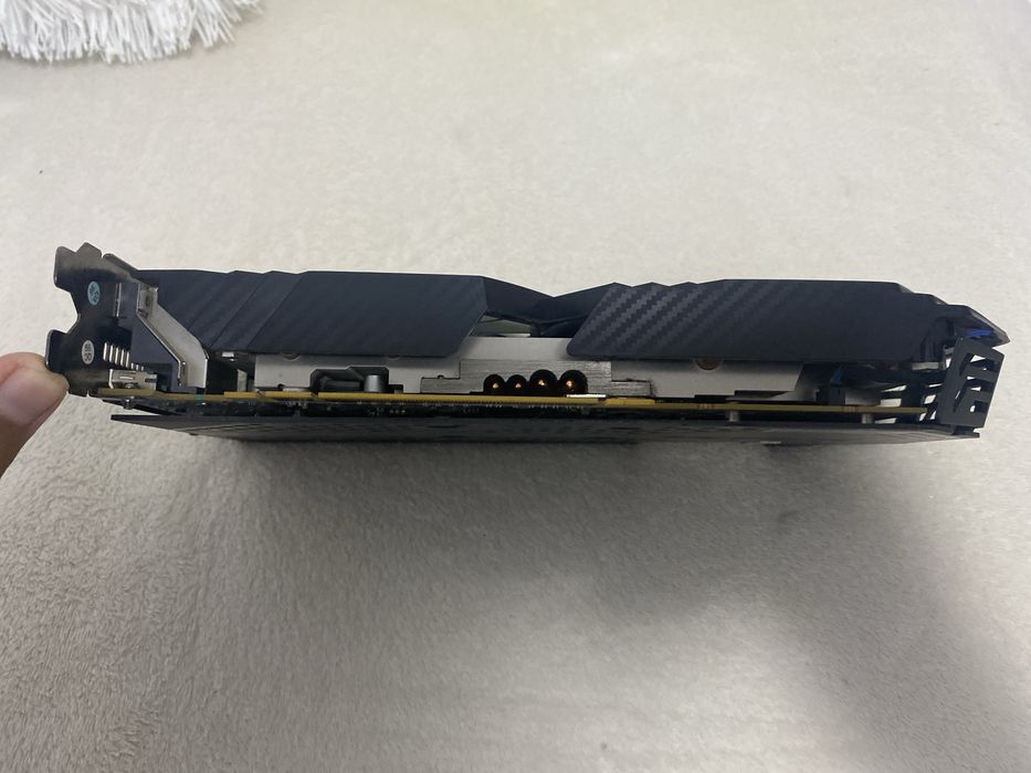 •Vand RX580 XFX 8GB