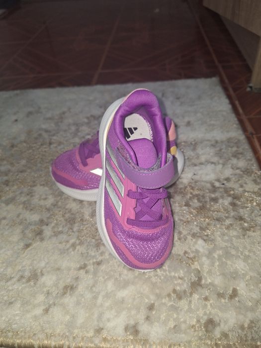 Vând adidași copii