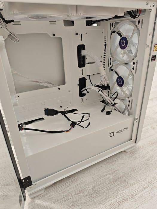 Kit carcasă + sursă gaming Aqirys Wezen white