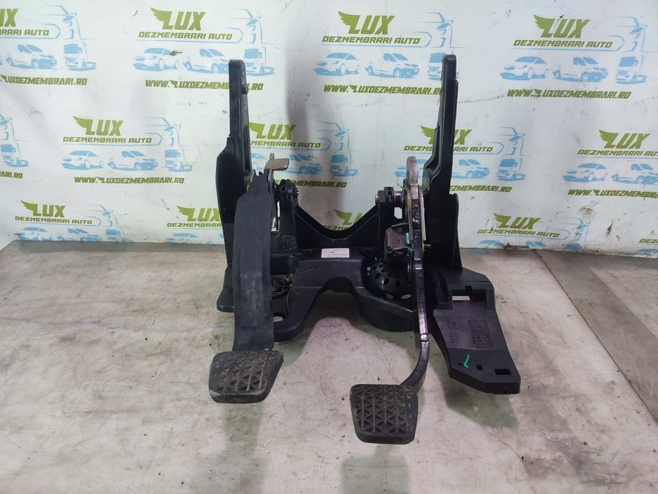 Pod pedalier 13252175 Opel Astra J [2009 - 2012] 1.7 cdti A17DTJ