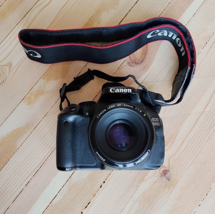 Фотоаппарат Canon EOS 600 D Б/У с обьективом