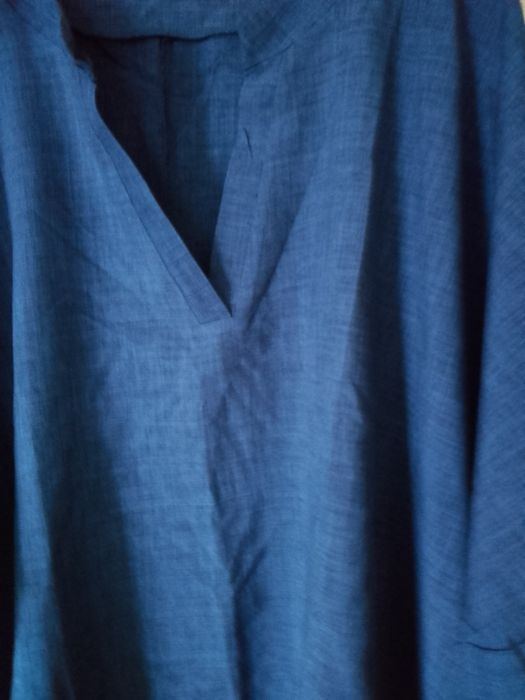 Тъмносиня блузка