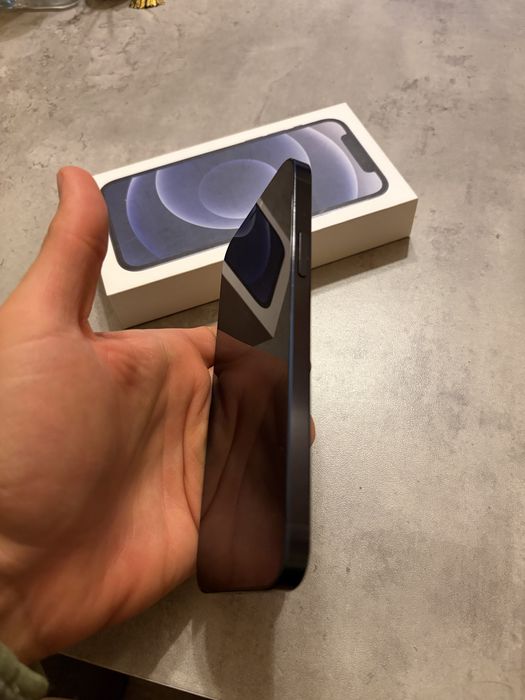 Apple IPhone 12 128GB изключително запазен