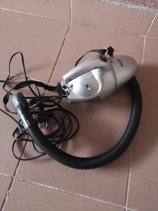 Aspirator auto Elta