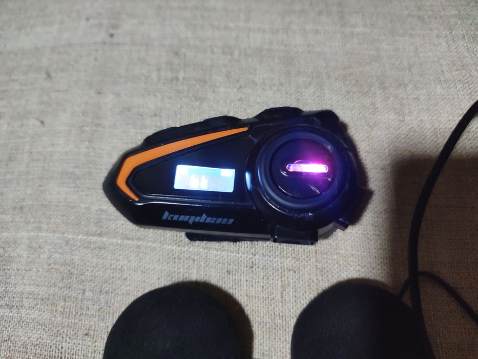 Продам. Гарнитуру на шлем. В хорошем состоянии.