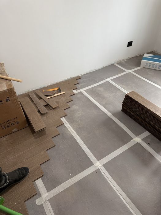 Укладка ламината,постил линолеума