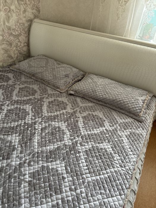 Спальный гарнитур в хорошем состоянии