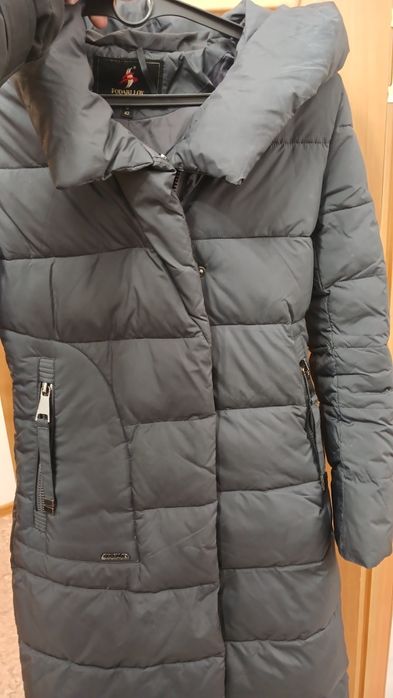 Продам куртку женскую