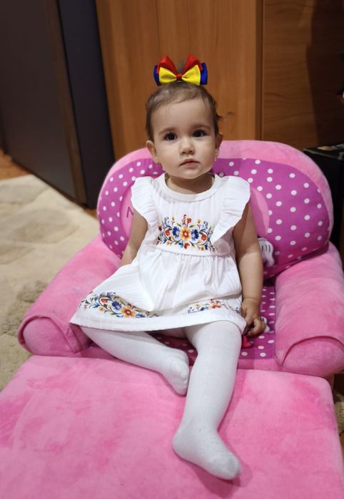 Rochiță puțin tradițională  ! 9-12 luni