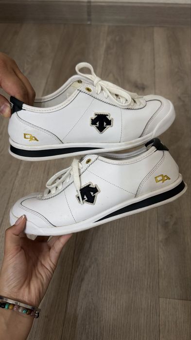 Женские кроссовки DESCENTE