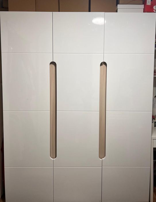 Шкаф   продаётся