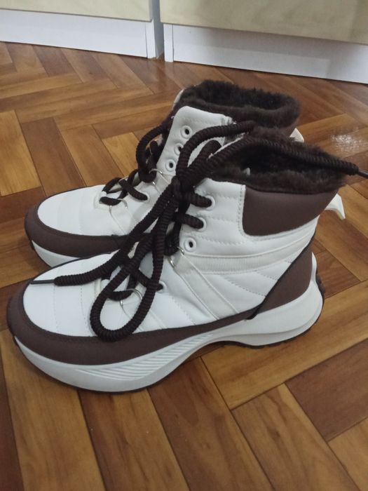 Ботинки зимние  новые не ношение размер 36