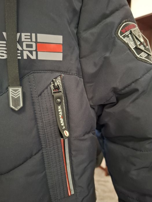 Пуховик на мальчика. Очень тёплый.