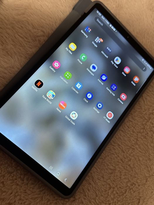 Vând tabletă Samsung Galaxy Tab A9, în stare impecabilă,