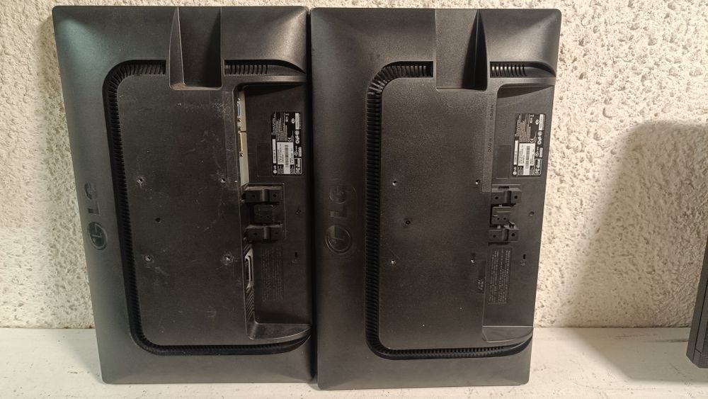 Монитори LG 22 инча