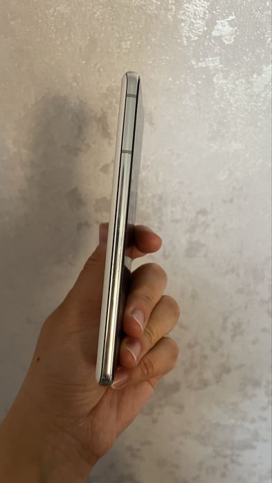 Продаетя телефон