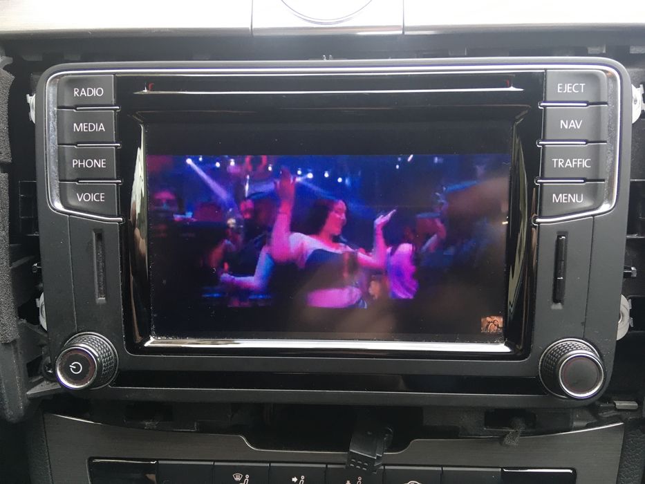 Подмяна на тъчскрийн на MIB STD2 Discovery/Composition VW, Seat, Skoda