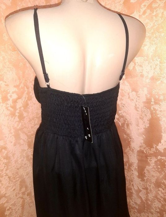 Платье с пайетками. Новое. 46р.