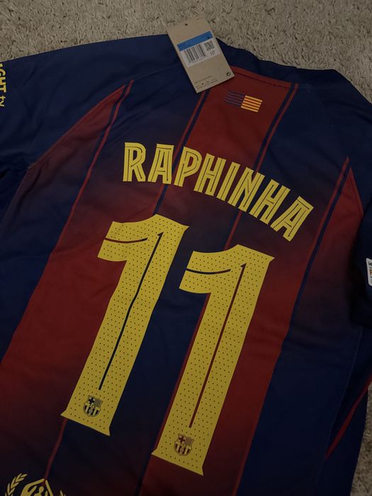 Tricou Raphinia