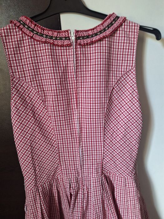Drindl -rosu &alb - Rochie Oktoberfest