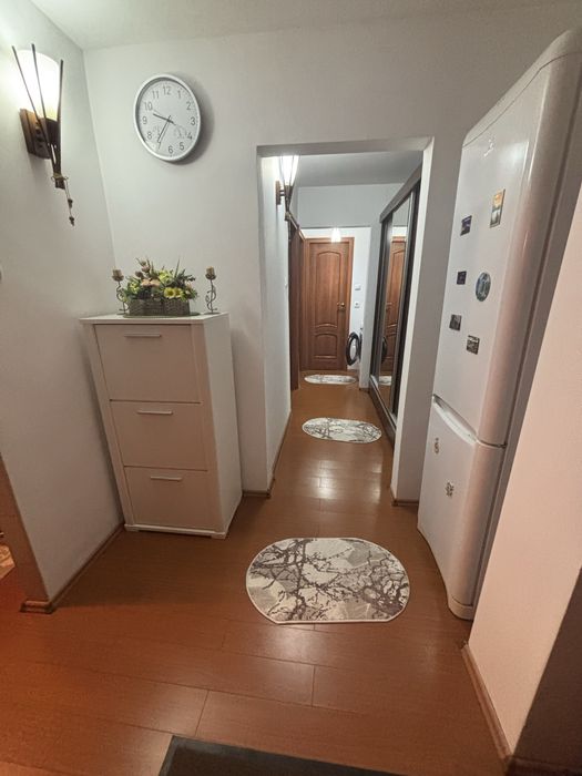 Inchiriez apartament 3 camere 9Mai