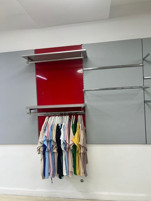 Стенд для продвижения одежды