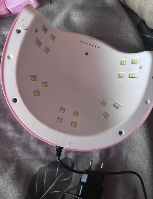 Lampa UV pentru unghii