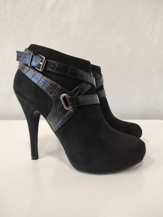 Елегантни боти с тънък ток