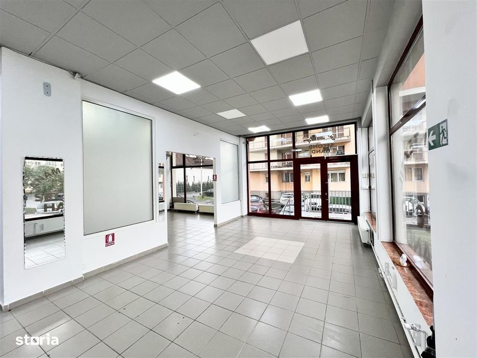 Spațiu comercial de închiriat – 177 mp – vitrină la stradă – Ștrand