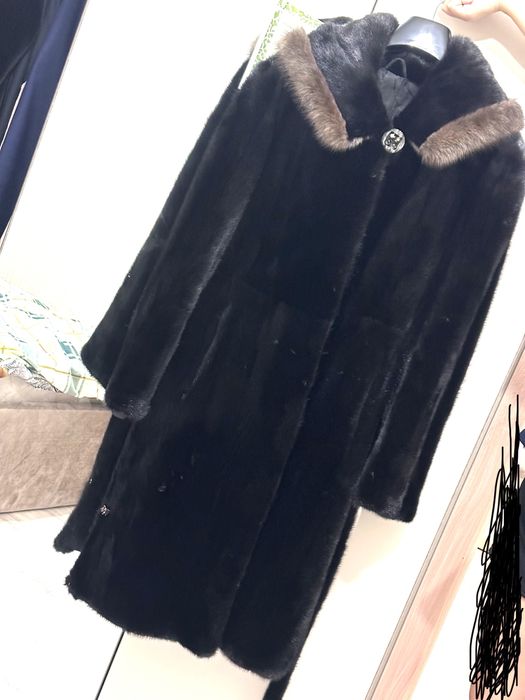 Продам срочно норковую шубку