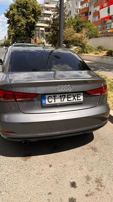 Vând Audi A3 sedan