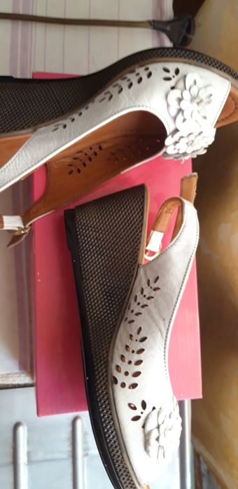 Продам босоножки (1 раз одевали)35 раз),кожа