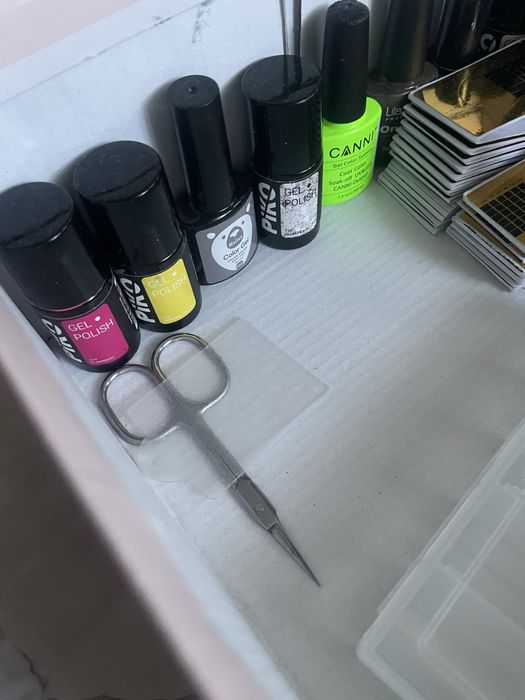 produse de unghii