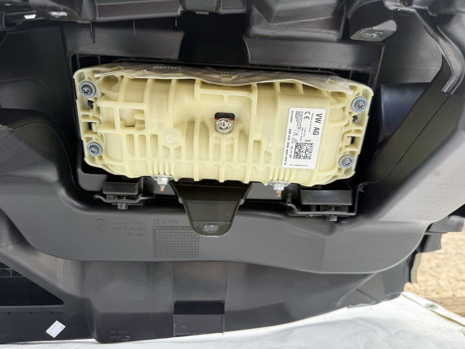 Арматурно Табло с Аербег ОРИГИНАЛНО / GOLF 8 V||| 2021г. ГОЛФ 8 / 2бр. Предни колани / Аербег Волан / Airbag