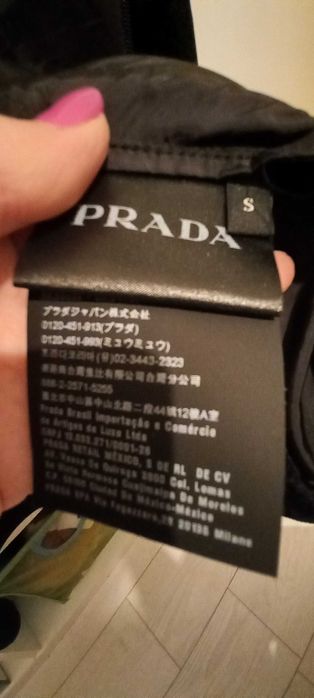 Jacheta sport Prada cu gluga mas S culoare Neagra