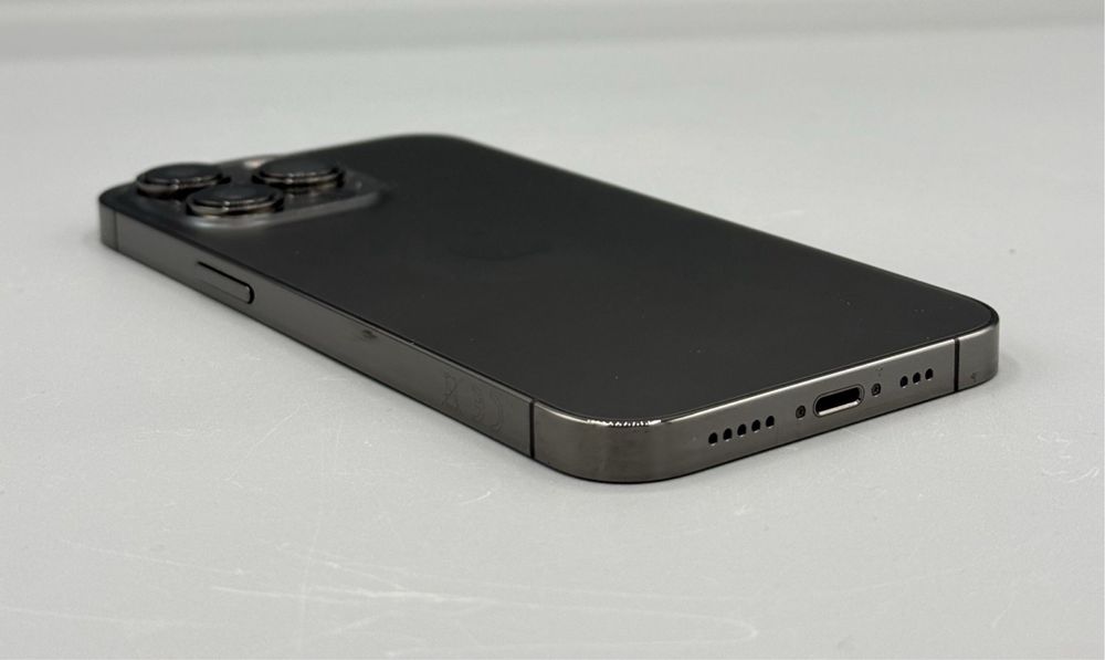 iPhone 13 PRO • 256 GB • 93% Bateria